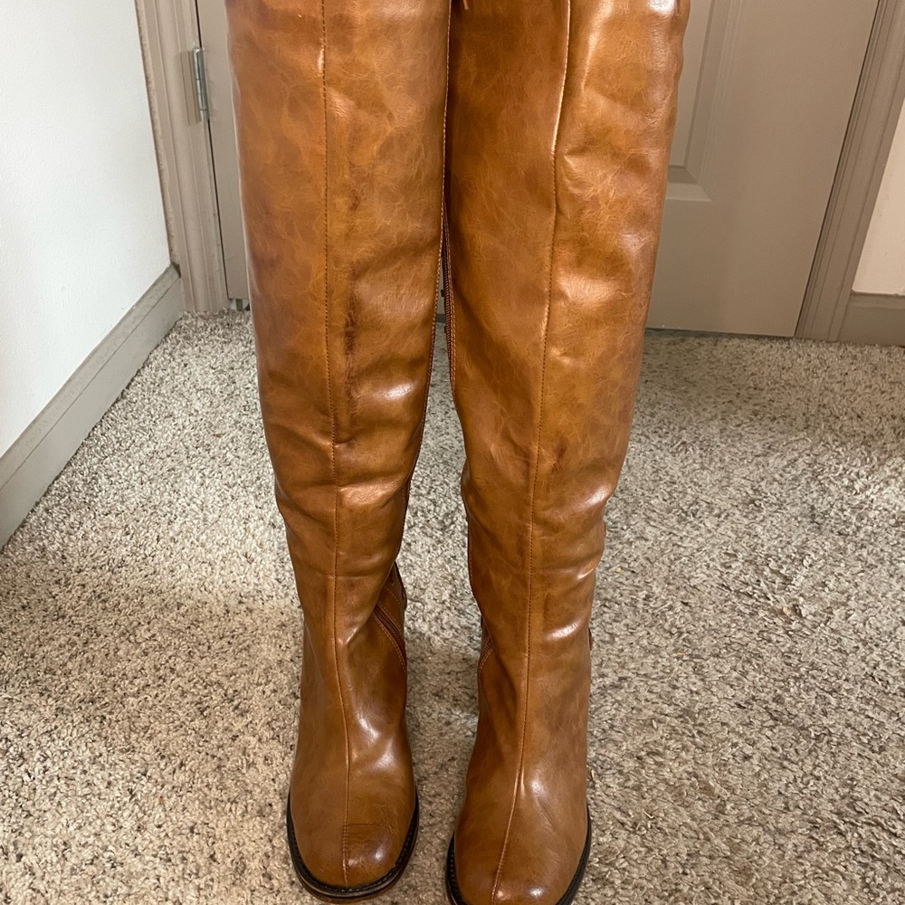 VENUS Knee High Lace Back Boot Size 10